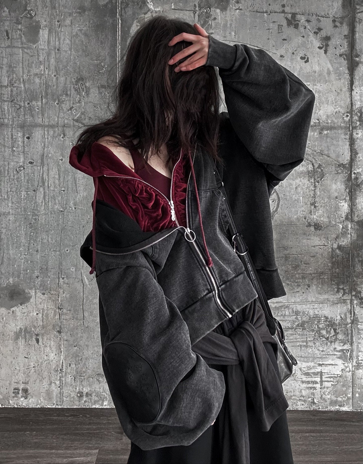 LEATHER PATCH ESSENTIAL ZIP-UP