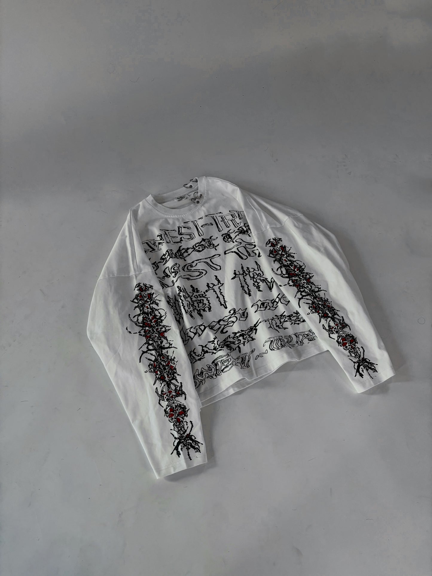 PIERCED BLACKMETAL LONG SLEEVE TOP - MILK