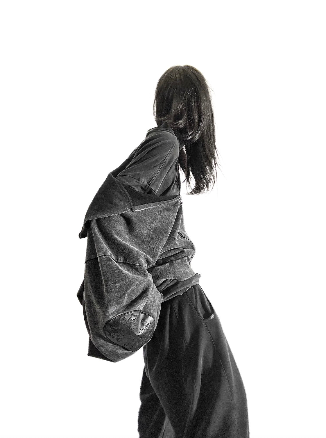 LEATHER PATCH ESSENTIAL ZIP-UP